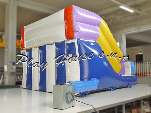 scivolo-gonfiabile-per-aree-giorco-(5)