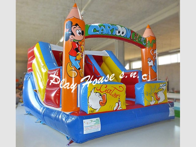 scivolo-gonfiabile-scenografie-personalizzabili-(4)